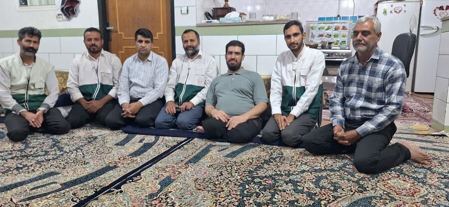 تجلیل خادم‌یاران رضوی از خانواده‌های دارای معلول در زرند