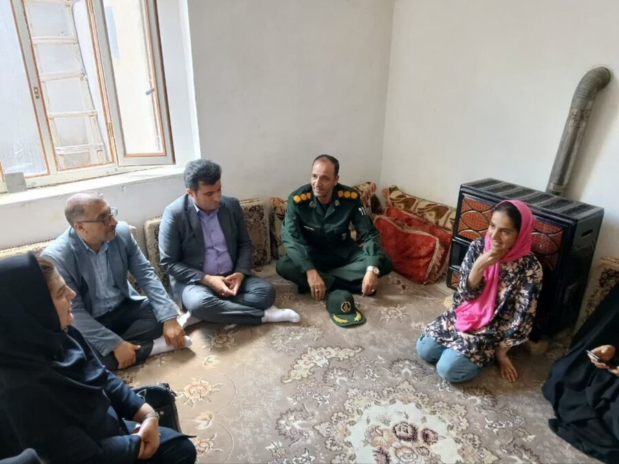 دیدار مسئولان دهگلان با دختران دارای معلولیت