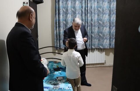 بازدید استاندار تهران از مرکز نگهداری فرزندان بی‌سرپرست «تکریم انسان» در اسلامشهر