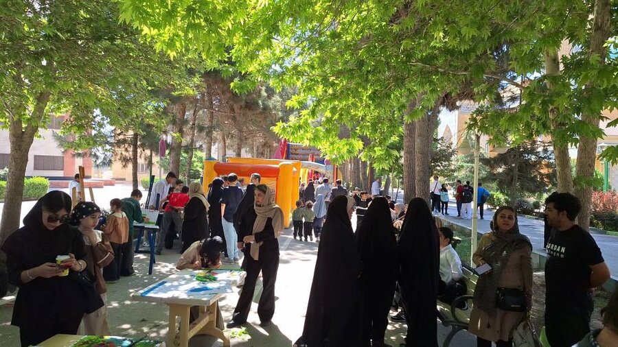 شهر قدس | برگزاری جشن شاد ویژه کودکان دارای معلولیت با همکاری اساتید دانشگاه آزاد اسلامی