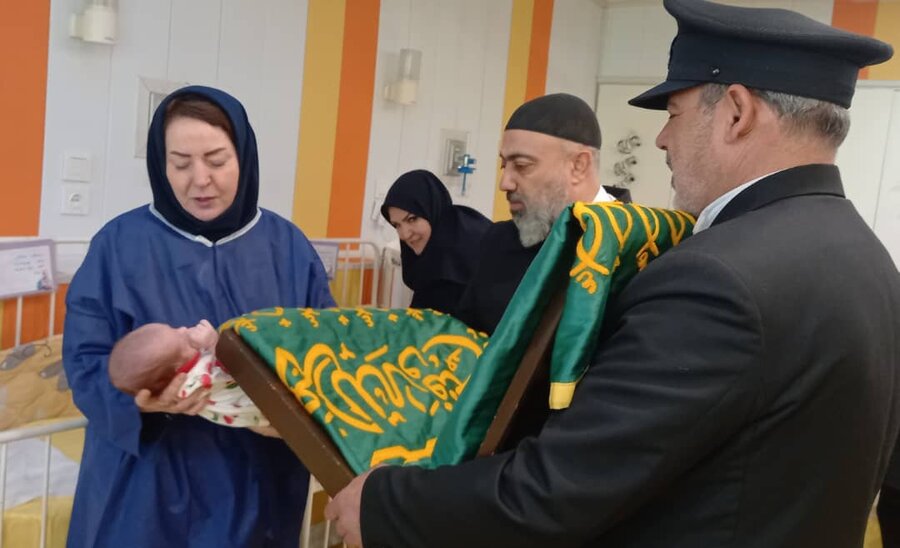 شمیرانات | آئین پرچم گردانی آستان مقدس امام رضا (ع) درشیرخوارگاه حضرت آمنه(س)، مرکز یاس و مرکز شهید قدوسی