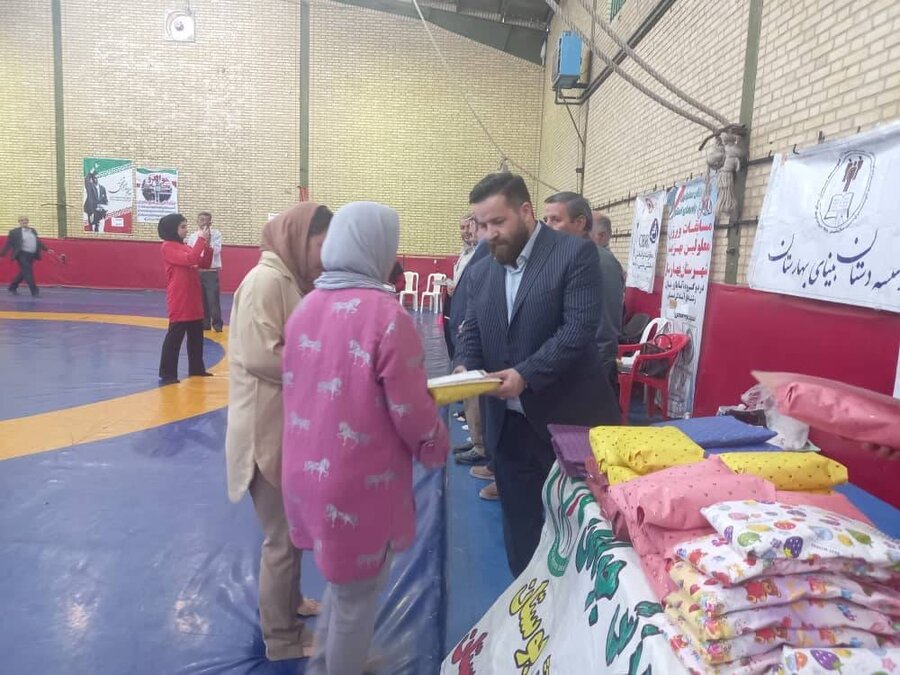 بهارستان | برگزاری مسابقات ورزشی  بومی محلی  منتخب به مناسبت دهه کرامت در شهرستان