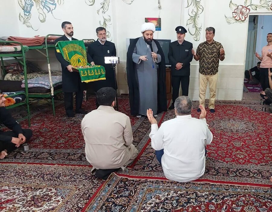 قرچک | آئین پرچم گردانی حرم مطهر رضوی در مراکز تحت نظارت بهزیستی شهرستان