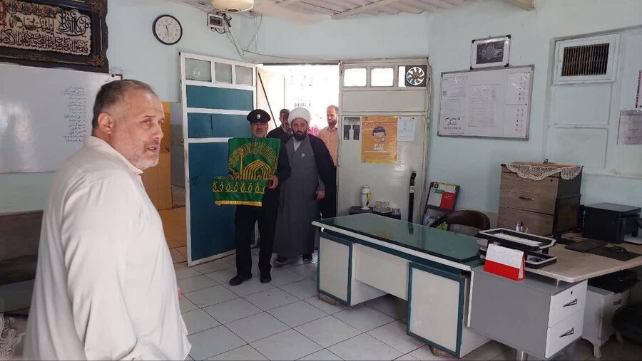 قرچک | آئین پرچم گردانی حرم مطهر رضوی در مراکز تحت نظارت بهزیستی شهرستان