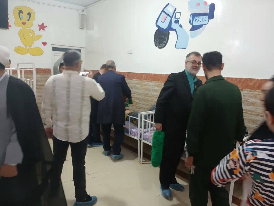 قرچک | آئین پرچم گردانی حرم مطهر رضوی در مراکز تحت نظارت بهزیستی شهرستان