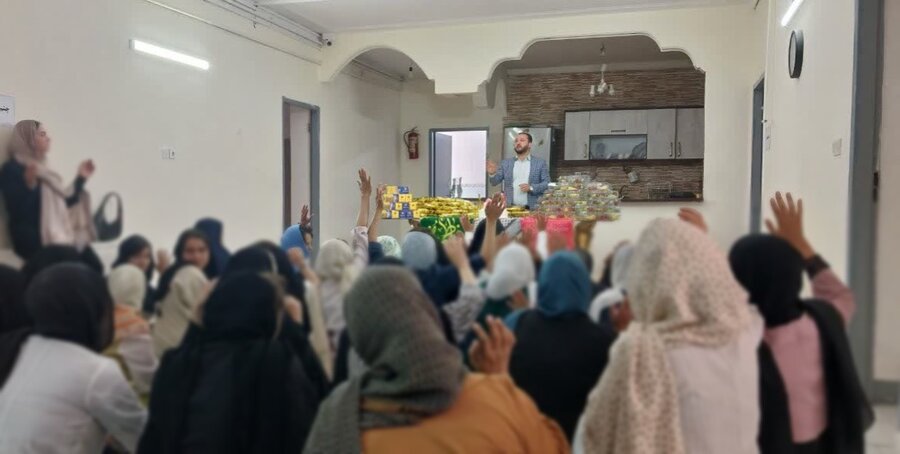 جشن دهه کرامت ویژه دختران مراکز شبه‌خانواده و توانمندسازی در تهران برگزار شد