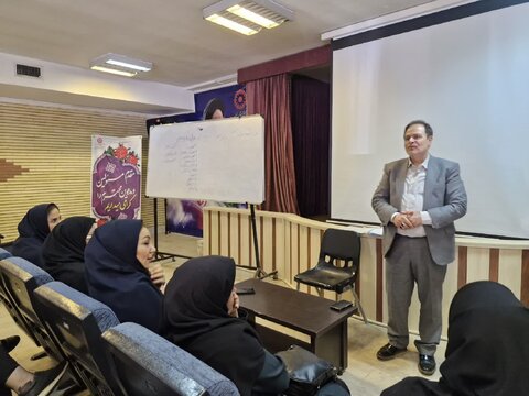 جلسه آموزشی تنظیم اسناد مالی ویژه مددکاران در بهزیستی شهرستان کرج برگزار شد