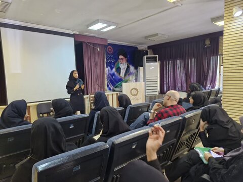 جلسه آموزشی تنظیم اسناد مالی ویژه مددکاران در بهزیستی شهرستان کرج برگزار شد