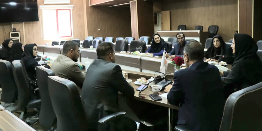 جلسه هماهنگی برنامه‌های گرامیداشت خانواده‌های خوش‌جمعیت در بهزیستی آذربایجان‌غربی