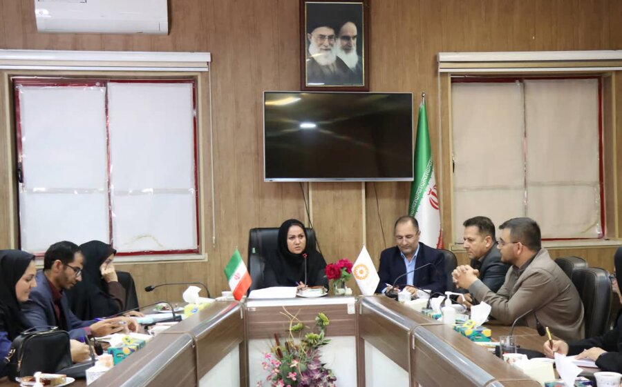 جلسه هماهنگی برنامه‌های گرامیداشت خانواده‌های خوش‌جمعیت در بهزیستی آذربایجان‌غربی
