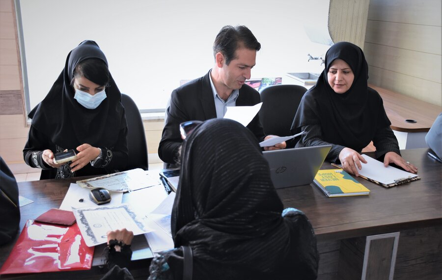 میز ارتباطات مردمی