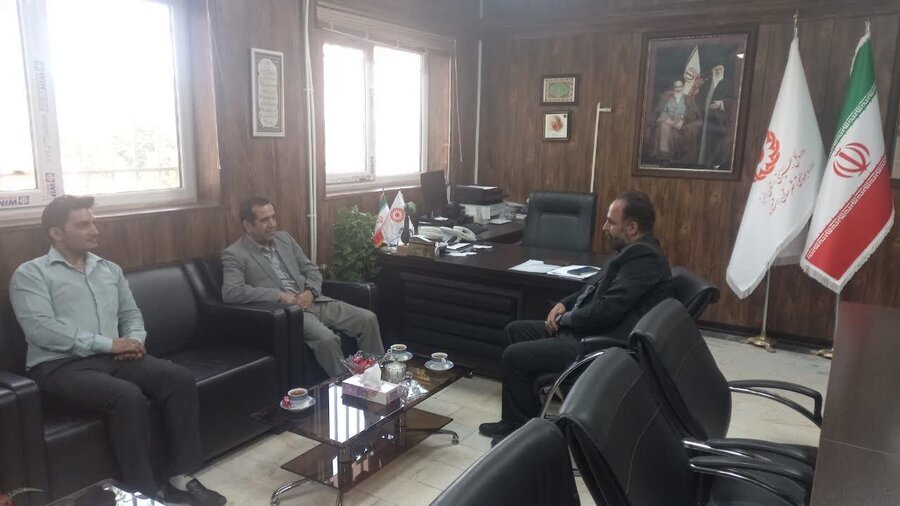 اشتهارد | تجلیل رئیس بنیاد شهید و امور ایثارگران اشتهارد از رئیس اداره بهزیستی