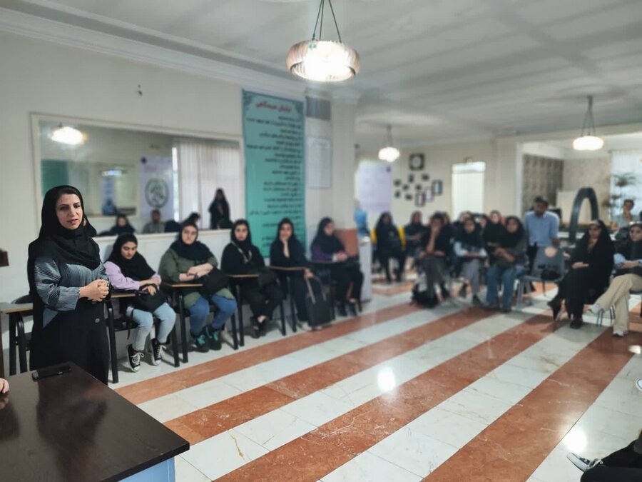 چهارباغ | بازدید دانشگاهیان آزاد اسلامی کرج از مرکز جامع درمان مدار ارشیا 