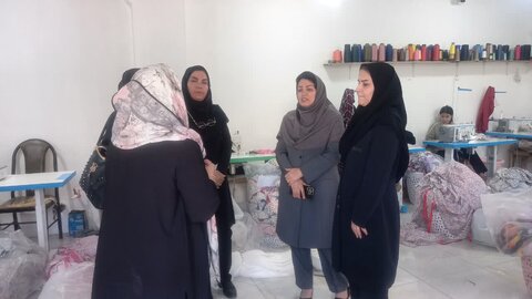 ساوجبلاغ | بازدید از دو مددجو موفق در زمینه مشاغل خانگی