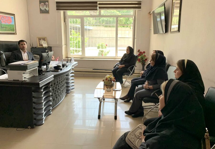 برگزاری جلسه هم اندیشی رئیس بهزیستی مهاباد با مددکاران اورژانس اجتماعی برگزاری جلسه هم اندیشی رئیس بهزیستی مهاباد با مددکاران اورژانس اجتماعی