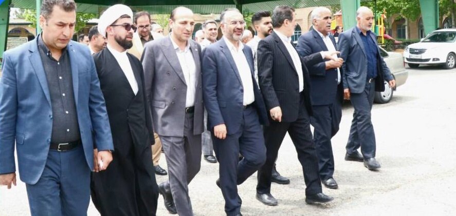 حضور مسئولان استانی در مراسم تشییع دانشآموز جانباخته حادثه آتشسوزی سرویس مدرسه در ارومیه حضور مسئولان استانی در مراسم تشییع دانشآموز جانباخته حادثه آتشسوزی سرویس مدرسه در ارومیه