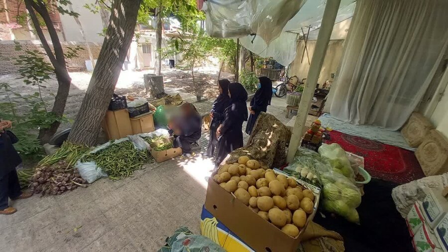 بازدید از دو مددجو موفق در زمینه مشاغل خانگی