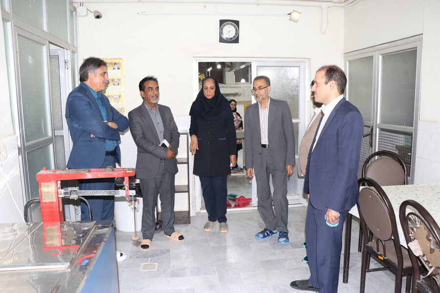 بازرسان کرمان ، میهمان کودکان شیرخوارگاه مادر