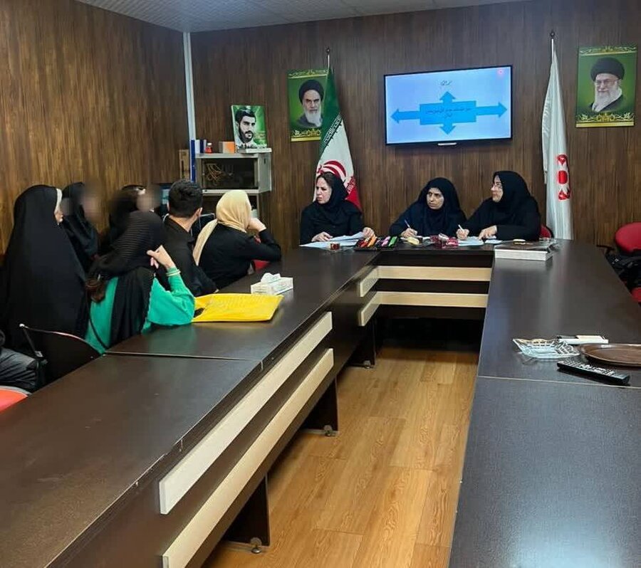 ملاقات عمومی مدیر کل و مسئولین بهزیستی گیلان با مراجعین و جامعه هدف بهزیستی شهرستان
