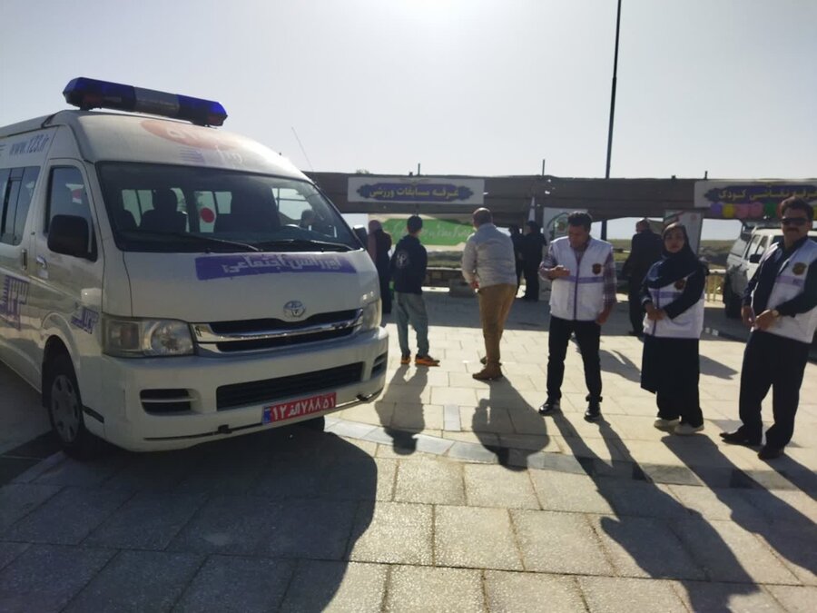 حضور فعال اورژانس اجتماعی و مراکز مثبت زندگی بهزیستی کردستان در همایش پیادهروی سنندج