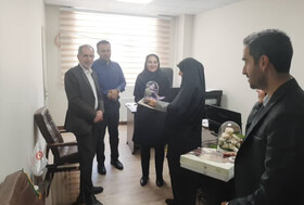 تجلیل مدیرکل بهزیستی البرز از کارکنان دفتر روابط عمومی بهزیستی استان