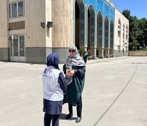 میز خدمت و اطلاع‌رسانی بهزیستی کرج در مصلی برپا شد