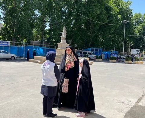 میز خدمت و اطلاع‌رسانی بهزیستی کرج در مصلی برپا شد