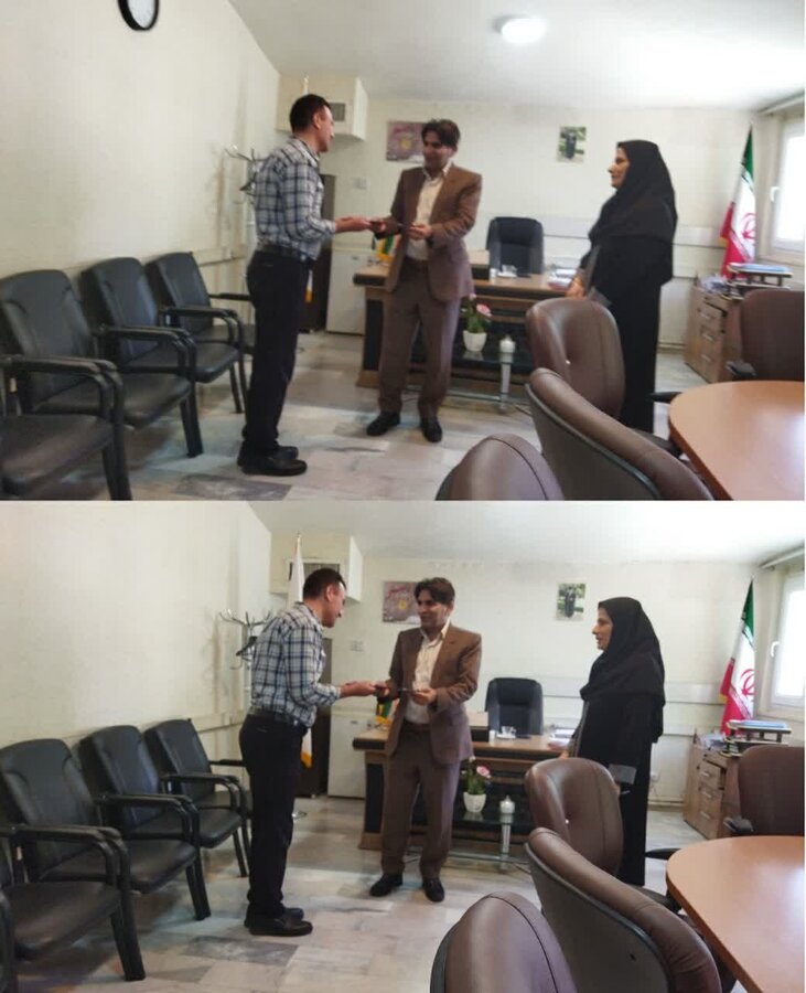 تجلیل از کارشناس روابط عمومی بهزیستی سنندج به مناسبت روز جهانی ارتباطات