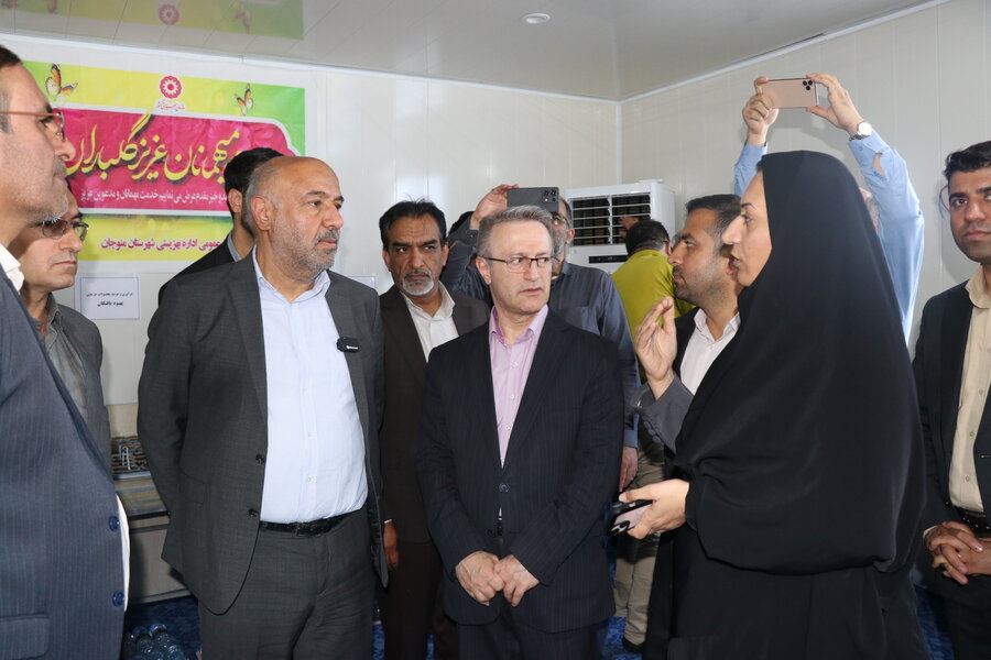 بازدید وزیر کار تعاون و رفاه اجتماعی از کمپ ماده ۱۵ بانوان منوجان