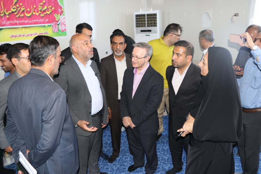 بازدید وزیر کار تعاون و رفاه اجتماعی از کمپ ماده ۱۵ بانوان منوجان