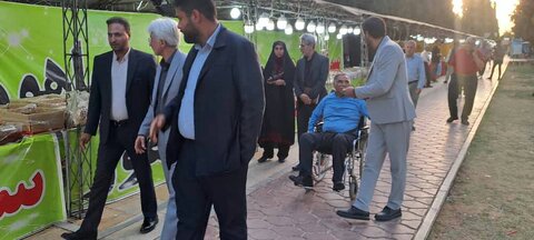بازدید مدیر کل بهزیستی فارس و هئیت همراه از نمایشگاه دستاوردهای جامعه هدف در بوستان جنت