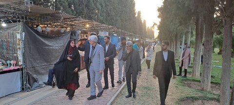 بازدید مدیر کل بهزیستی فارس و هئیت همراه از نمایشگاه دستاوردهای جامعه هدف در بوستان جنت