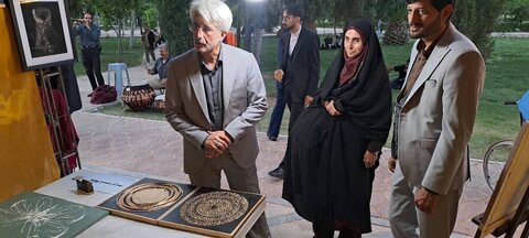 بازدید مدیر کل بهزیستی فارس و هئیت همراه از نمایشگاه دستاوردهای جامعه هدف در بوستان جنت