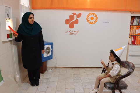 گزارش تصویری ا آغاز طرح ملی پیشگیری از تنبلی چشم کودکان ۳ تا ۶ سال در شهرستان فراهان