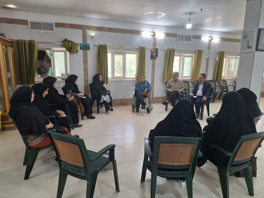آشنایی مسولین مراکز مثبت زندگی با قوانین قرارداد ها و آشنایی با مسائل حقوقی مترتب بر روابط کارگر و کارفرما