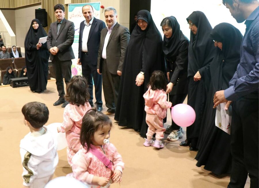 مراسم گرامیداشت هفته ملی جمعیت با تأکید بر اهمیت نیروی جوان در توسعه کشور در ارومیه برگزار شد