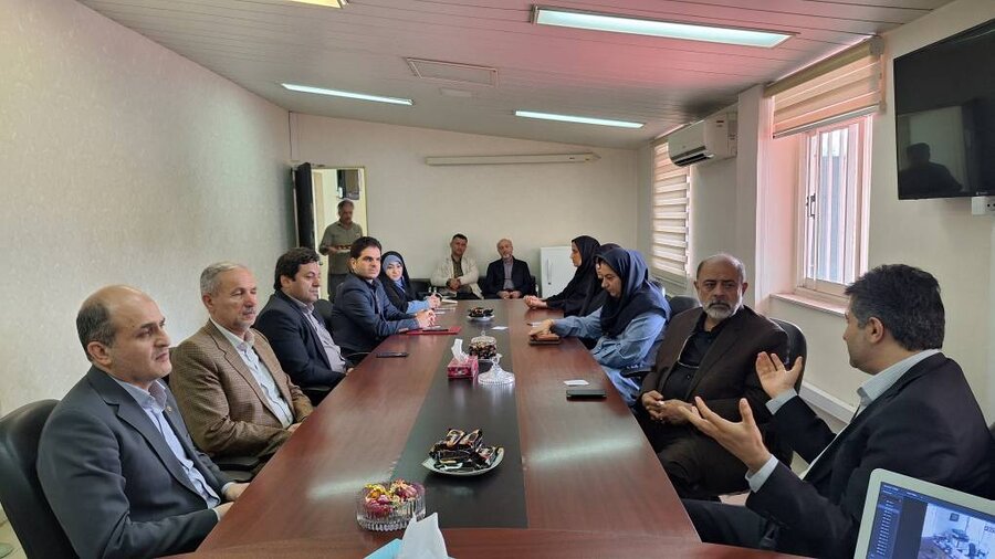 اهدای خون مدیرکل و کارکنان بهزیستی گیلان