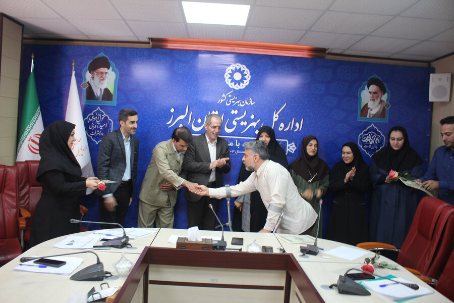 مدیرکل بهزیستی البرز از کارشناسان روابط عمومی بهزیستی شهرستانهای استان تجلیل کرد