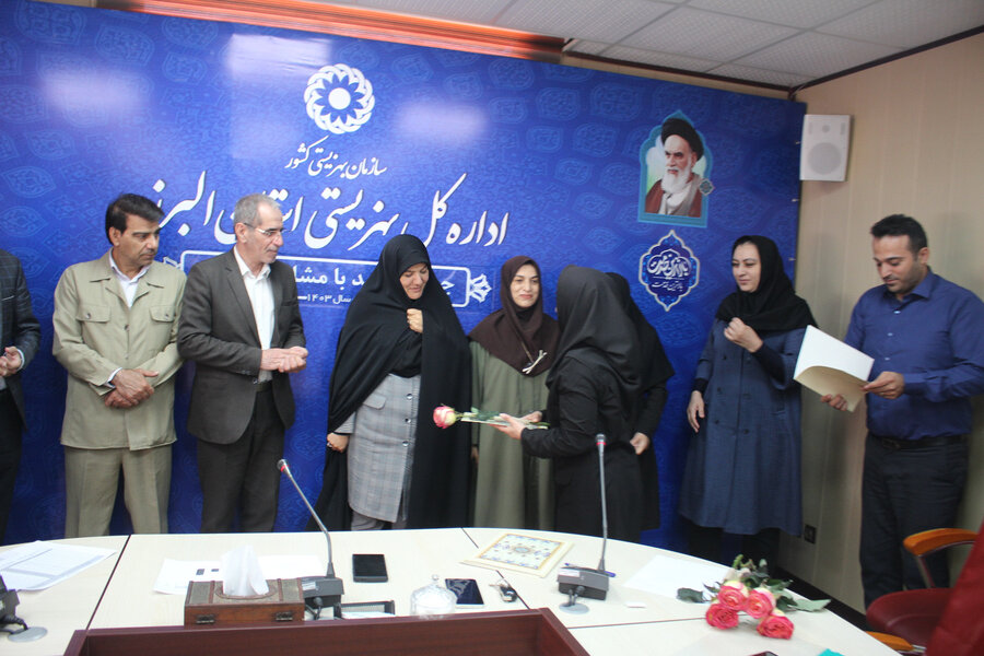 مدیرکل بهزیستی البرز از کارشناسان روابط عمومی بهزیستی شهرستانهای استان تجلیل کرد