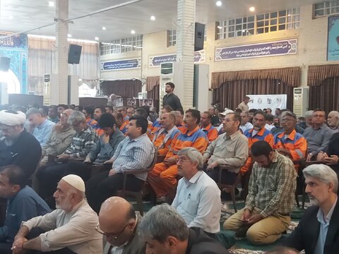 ادای احترام مسئولین بهزیستی استان بوشهر به شهدای خدمت در مصلای جمعه