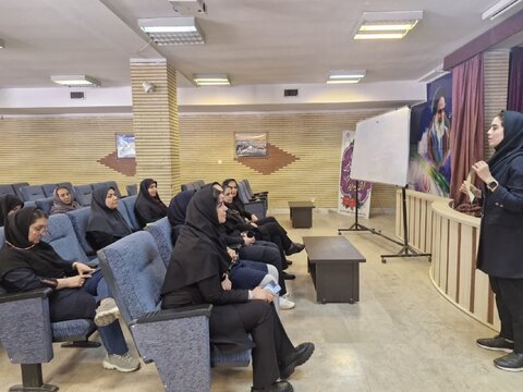 ایستگاه سلامت به مناسبت هفته ملی جمعیت در بهزیستی کرج برپا شد