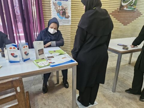 ایستگاه سلامت به مناسبت هفته ملی جمعیت در بهزیستی کرج برپا شد