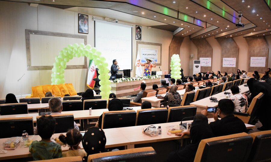 جشن شکرانۀ برنامۀ پیشگیری از تنبلی چشم جشن شکرانۀ برنامۀ پیشگیری از تنبلی چشم