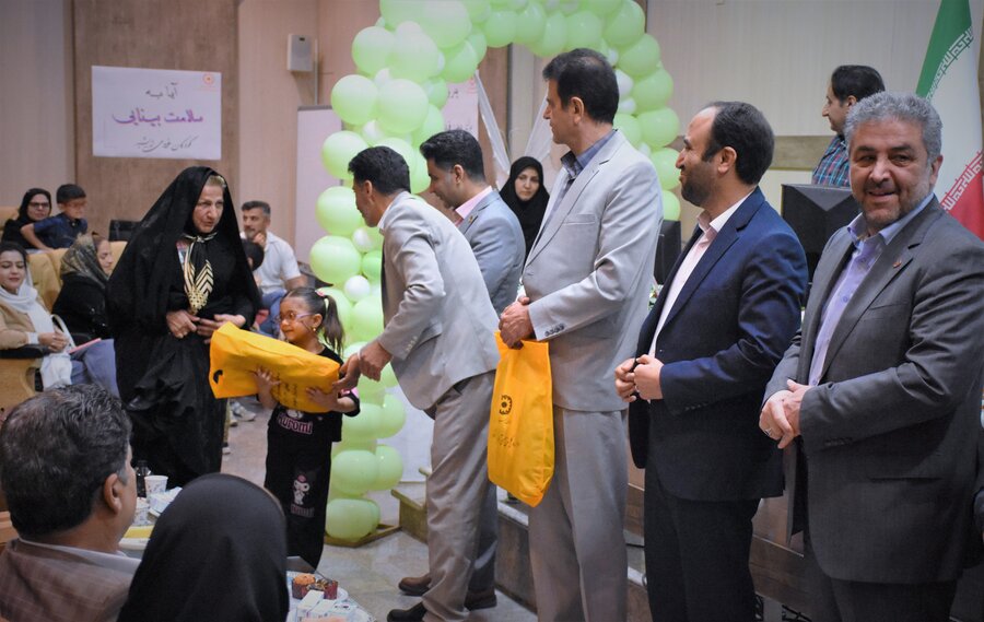 جشن شکرانۀ برنامۀ پیشگیری از تنبلی چشم جشن شکرانۀ برنامۀ پیشگیری از تنبلی چشم