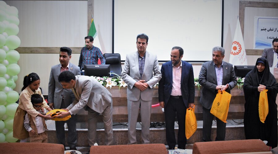 جشن شکرانۀ برنامۀ پیشگیری از تنبلی چشم جشن شکرانۀ برنامۀ پیشگیری از تنبلی چشم