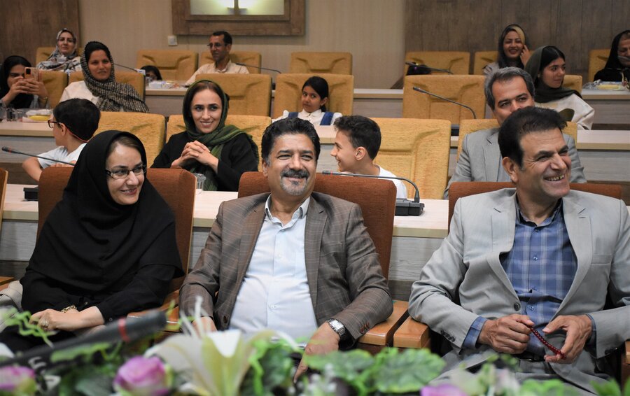 جشن شکرانۀ برنامۀ پیشگیری از تنبلی چشم جشن شکرانۀ برنامۀ پیشگیری از تنبلی چشم