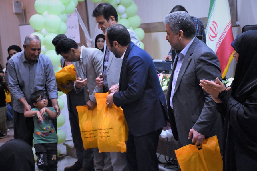 جشن شکرانۀ برنامۀ پیشگیری از تنبلی چشم جشن شکرانۀ برنامۀ پیشگیری از تنبلی چشم