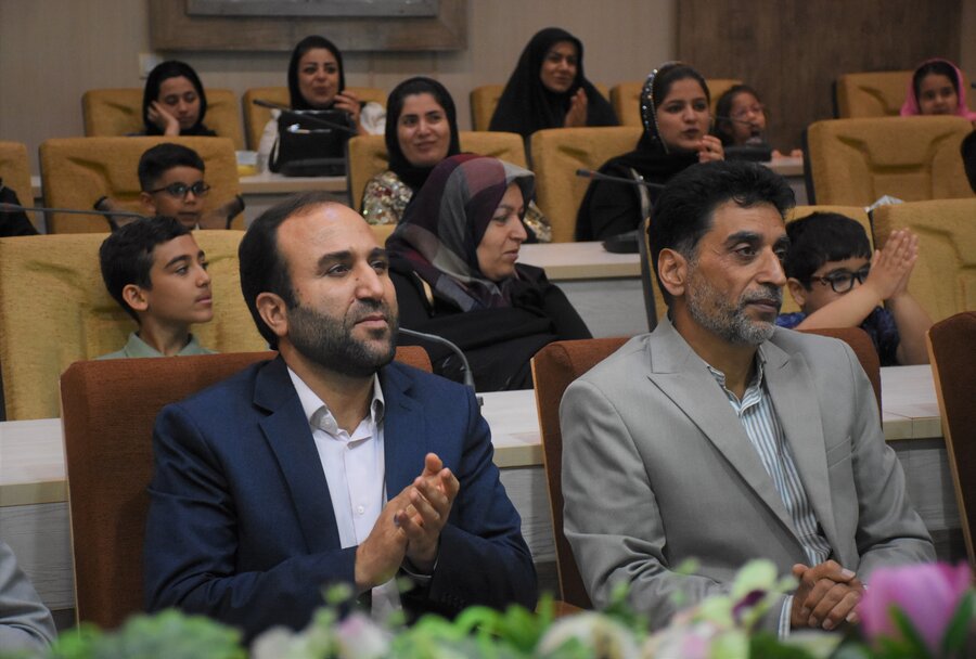جشن شکرانۀ برنامۀ پیشگیری از تنبلی چشم جشن شکرانۀ برنامۀ پیشگیری از تنبلی چشم