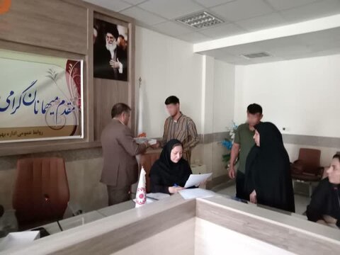 اهدای تبلت به کودکان روداب با همکاری یونیسف وبهزیستی سبزوار