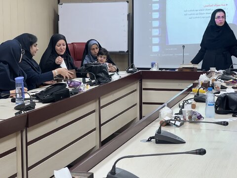 دوره" آموزش زندگی خانواده با تأکید بر جوانی جمعیت و فرزندآوری"